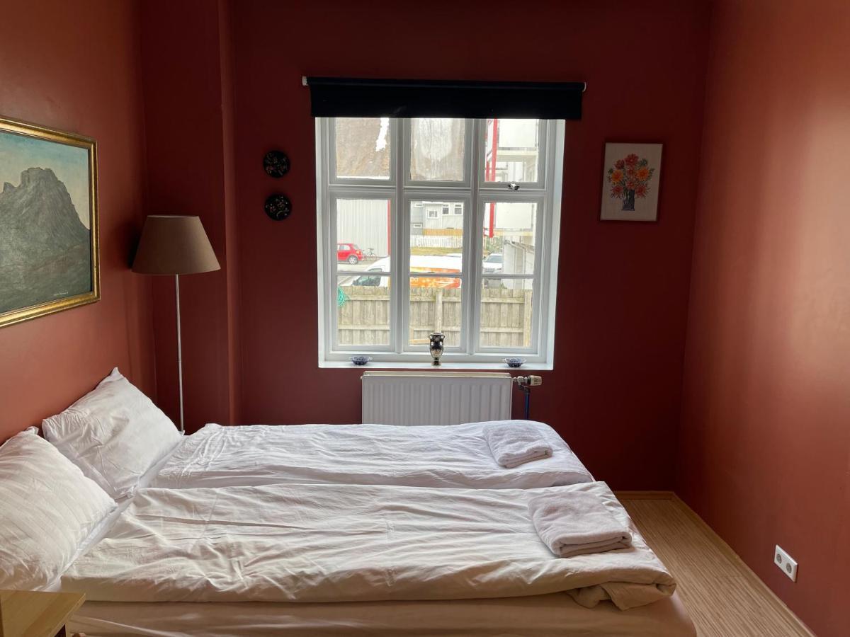 Managisting Guesthouse Исафьордур Экстерьер фото