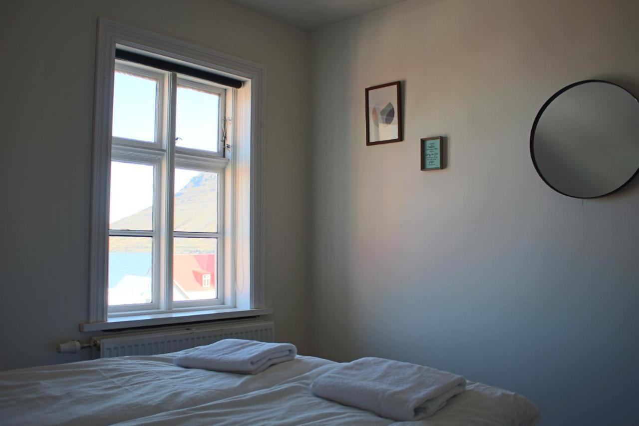 Managisting Guesthouse Исафьордур Экстерьер фото